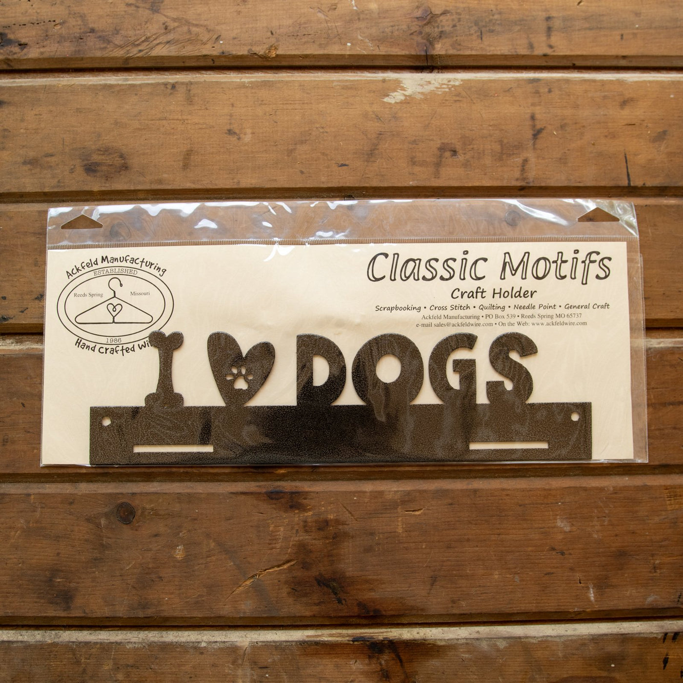 I Love Dogs Metal Hanger
