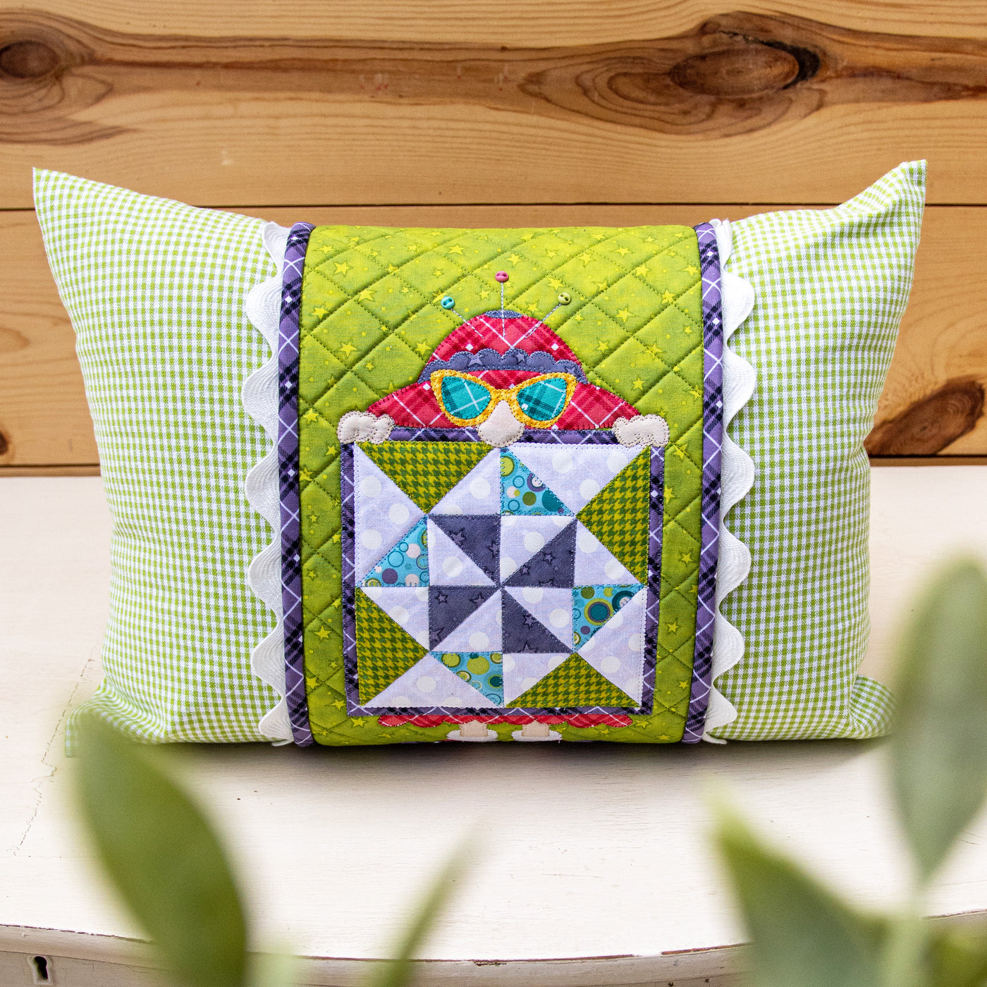 Quilter Gnome & Pinwheel Quilt Block Pillow Wrap & Cover Kit