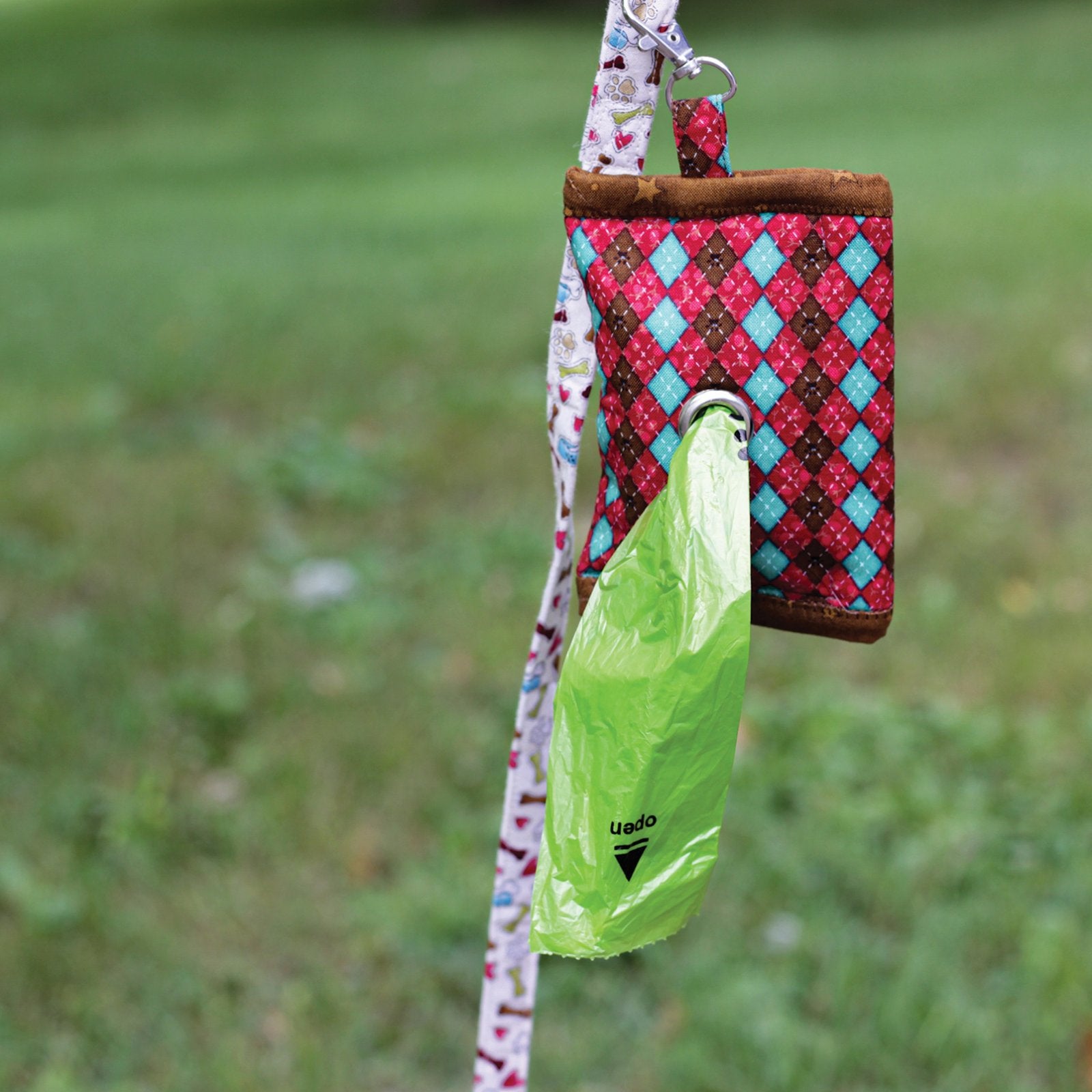 Doggy Do-Do Bag Carrier