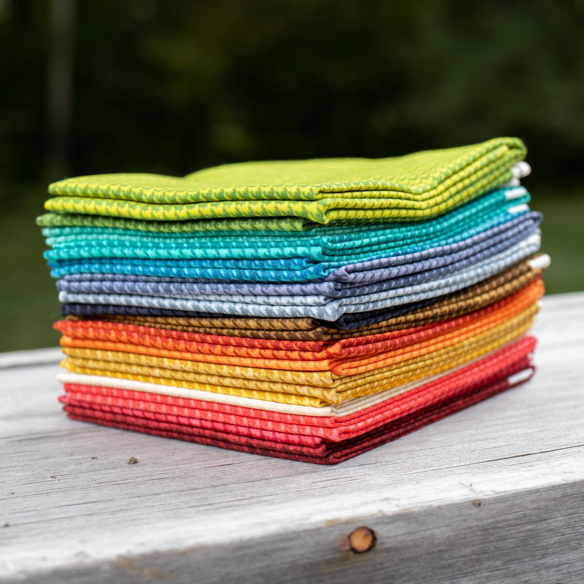 Houndstooth Basic Fat Quarter Bundle