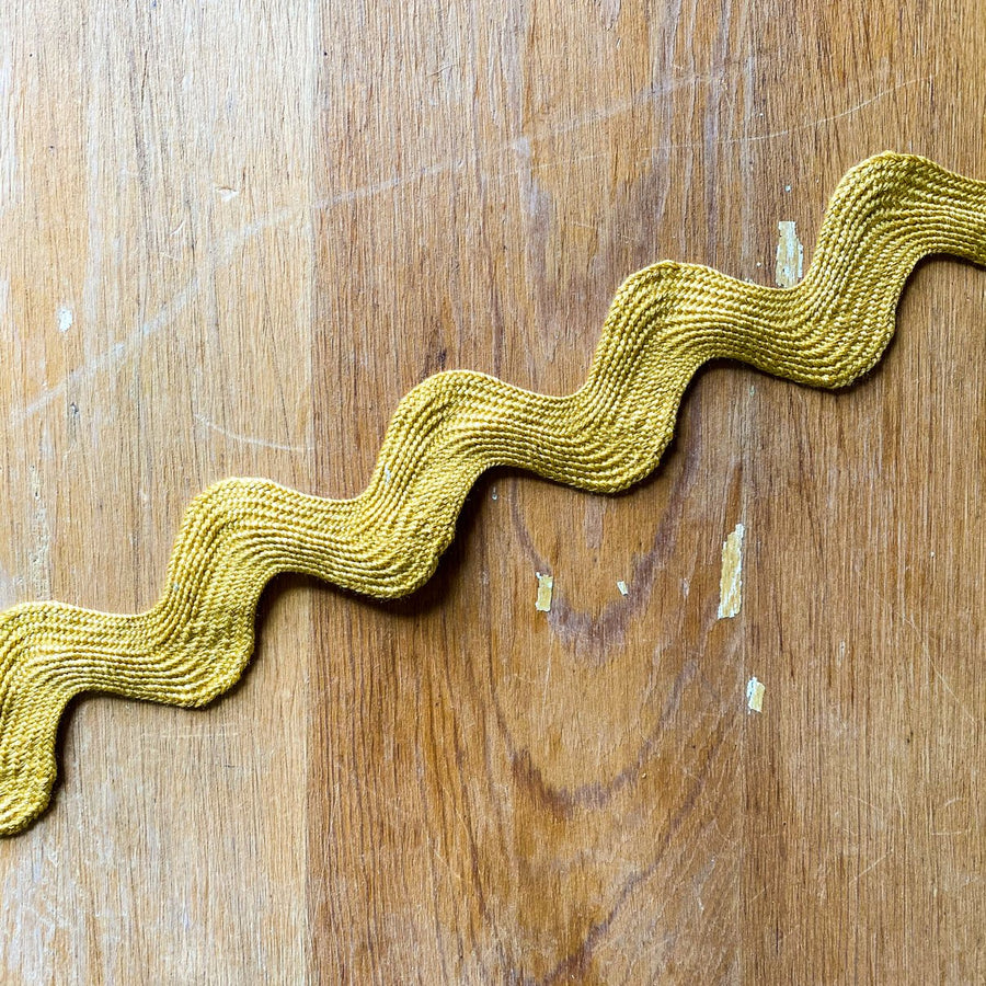 Jumbo Ric Rac Antique Gold - 1 yd Cut