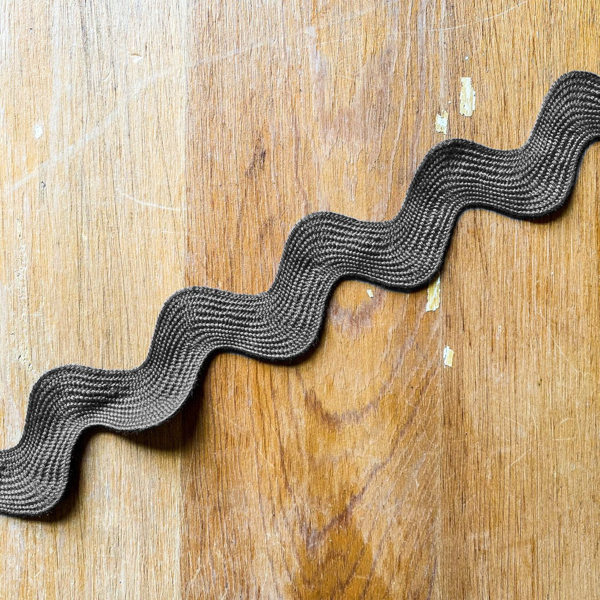 Jumbo Ric Rac Graphite - 1 yd Cut