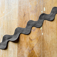 Jumbo Ric Rac Graphite - 1 yd Cut