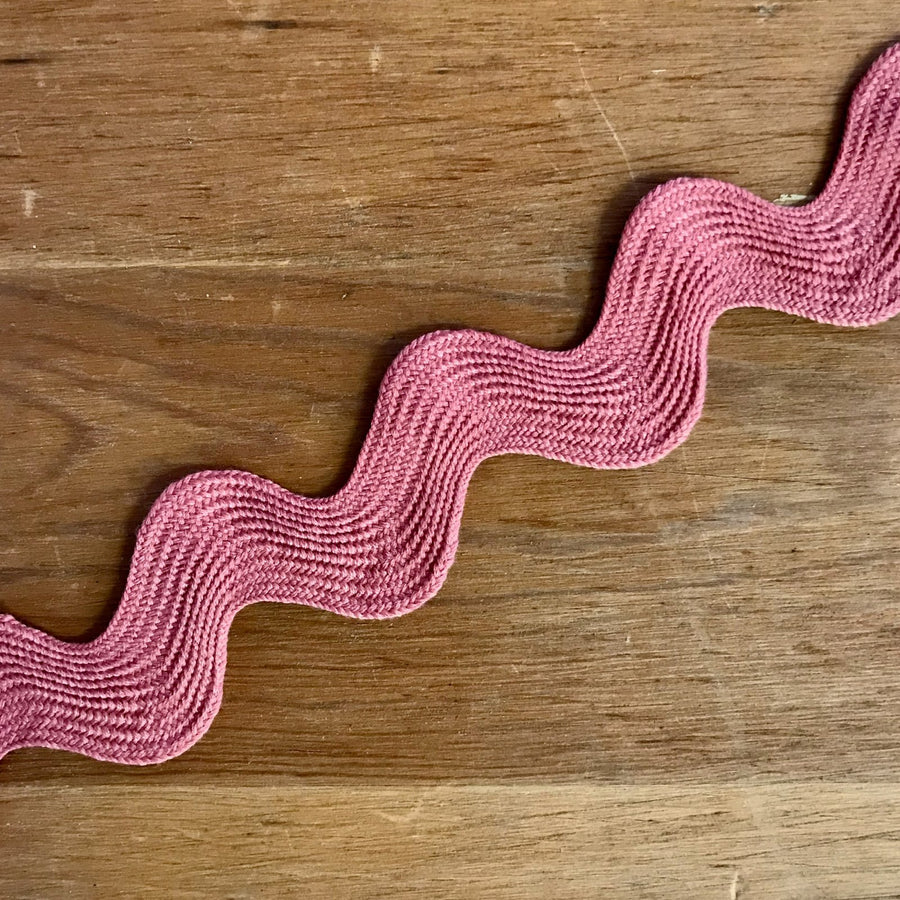Jumbo Ric Rac Antique Mauve - 1 yd Cut